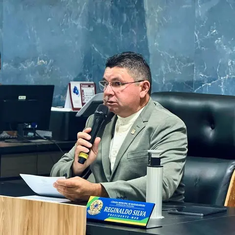 Após três semanas sem sessões, em razão de diferentes circunstâncias que impossibilitar...