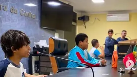 Alunos da Escola Maria Zeca de Souza visitam a Câmara Municipal de Massaranduba em aula de campo